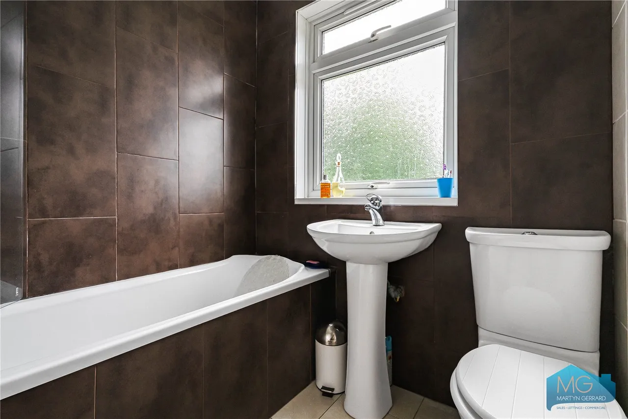 Grants Close, Mill Hill, NW7, photo 16