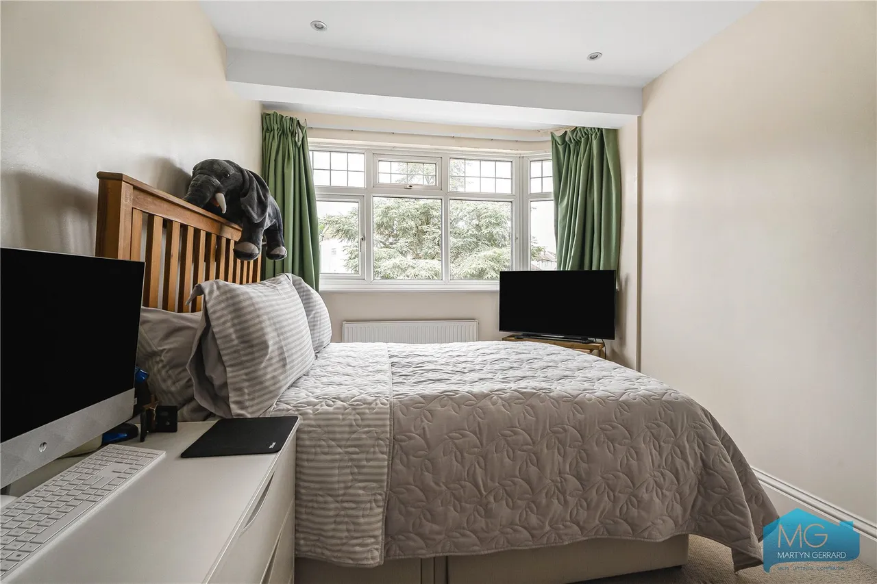 Grants Close, Mill Hill, NW7, photo 5