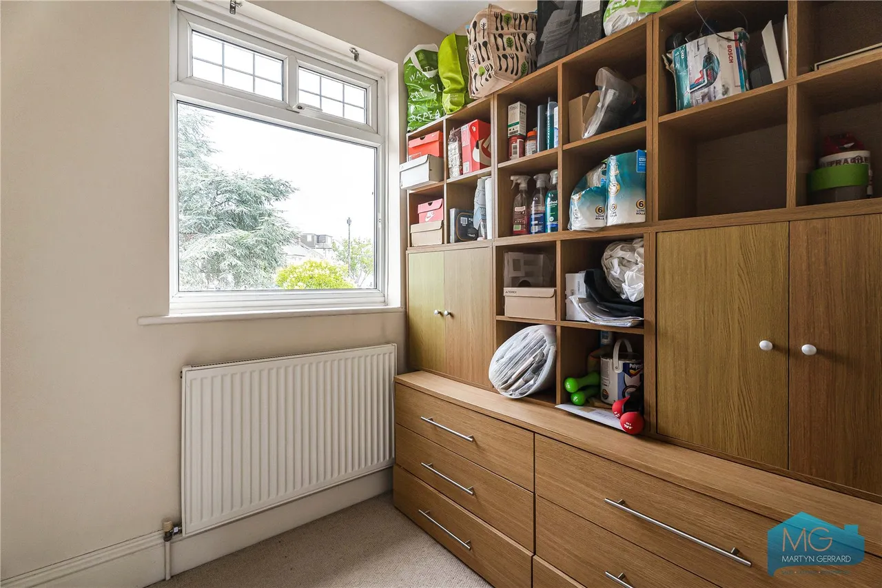 Grants Close, Mill Hill, NW7, photo 11