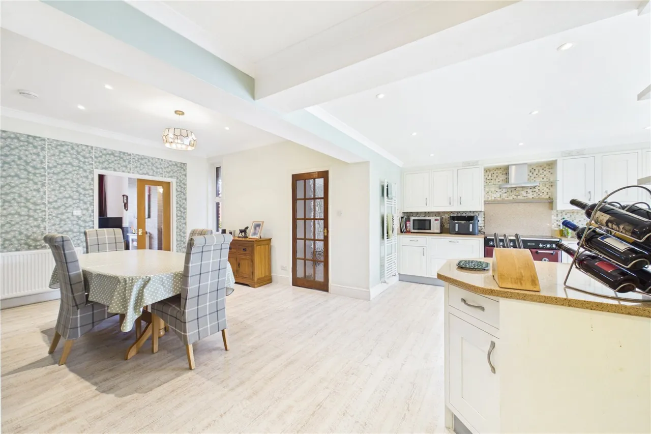 School Lane, Burghfield Common, RG7, photo 5