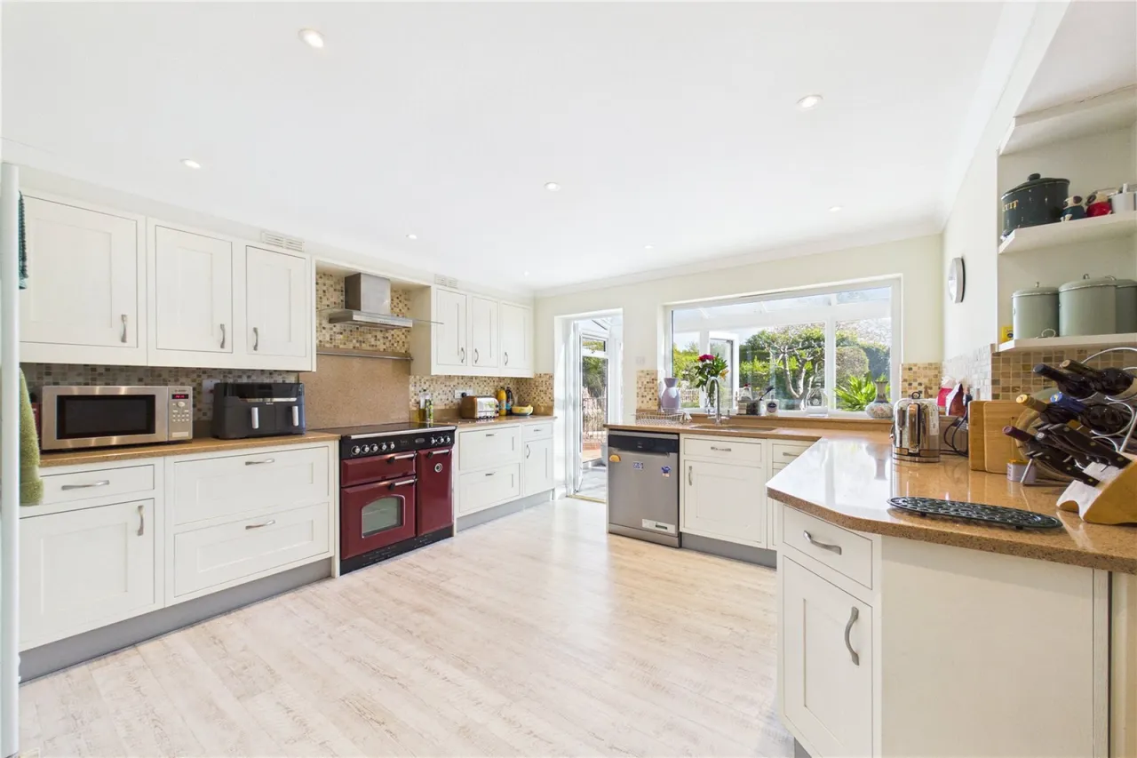 School Lane, Burghfield Common, RG7, photo 3