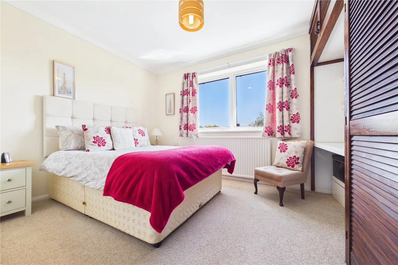School Lane, Burghfield Common, RG7, photo 13