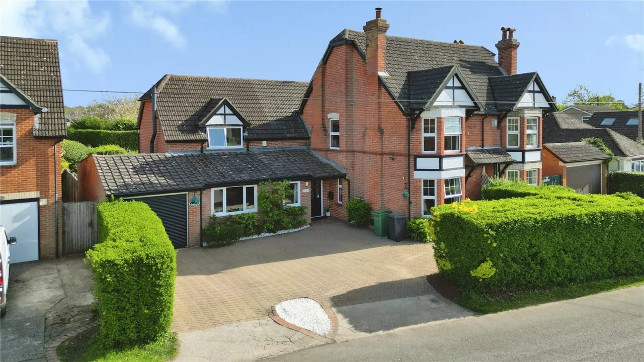 4 bed house for sale, School Lane, Burghfield Common, RG7