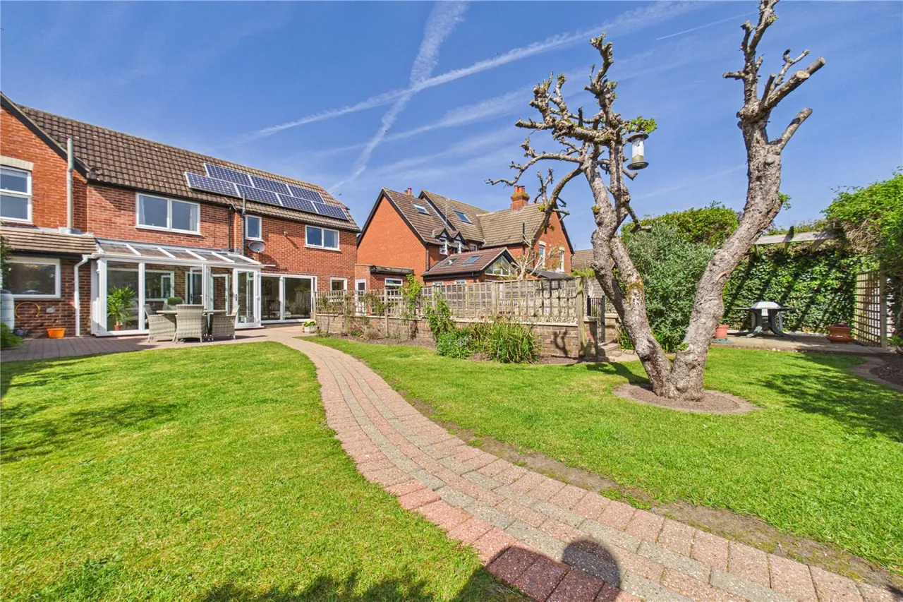 School Lane, Burghfield Common, RG7, photo 15