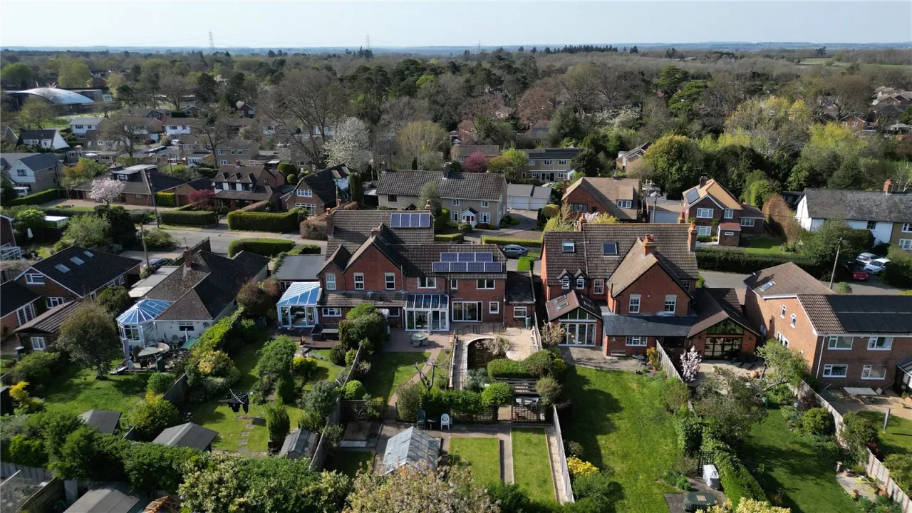 School Lane, Burghfield Common, RG7, photo 21