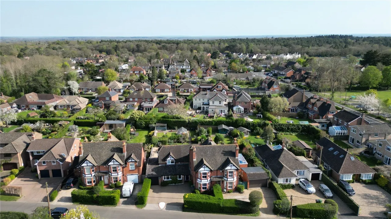 School Lane, Burghfield Common, RG7, photo 22