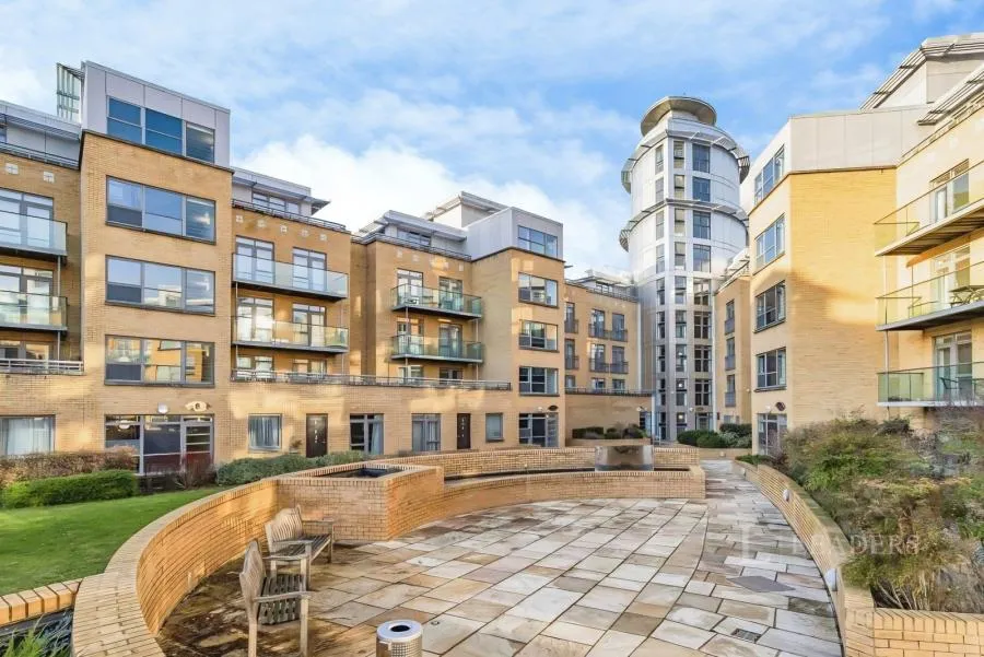 2 bed flat to rent, Homerton Street, Cambridge, CB2
