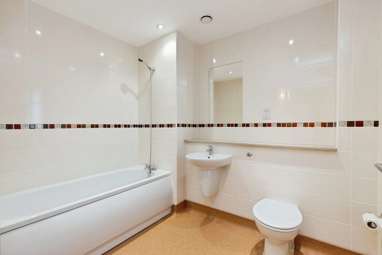 Gloucester Road, Cheltenham, GL51, photo 6