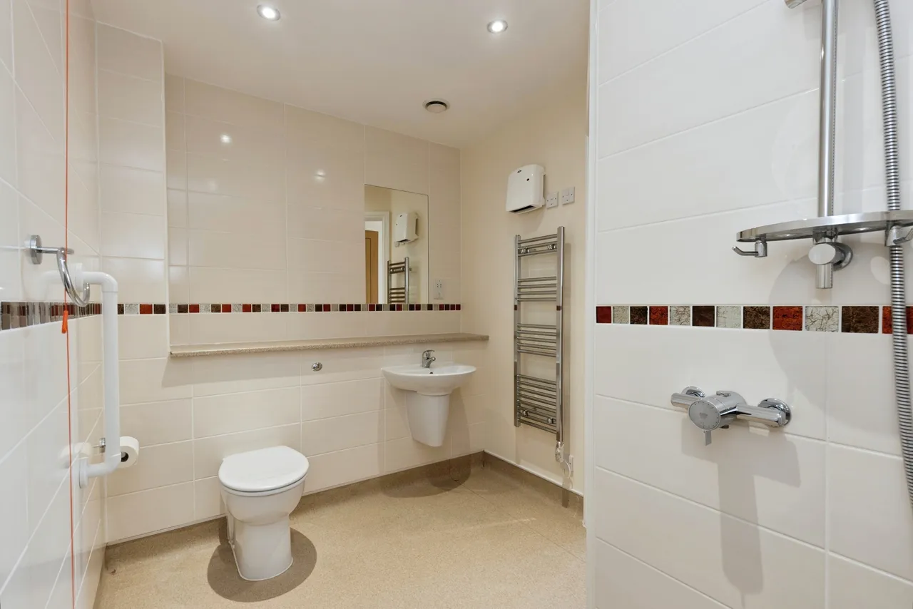 Gloucester Road, Cheltenham, GL51, photo 7