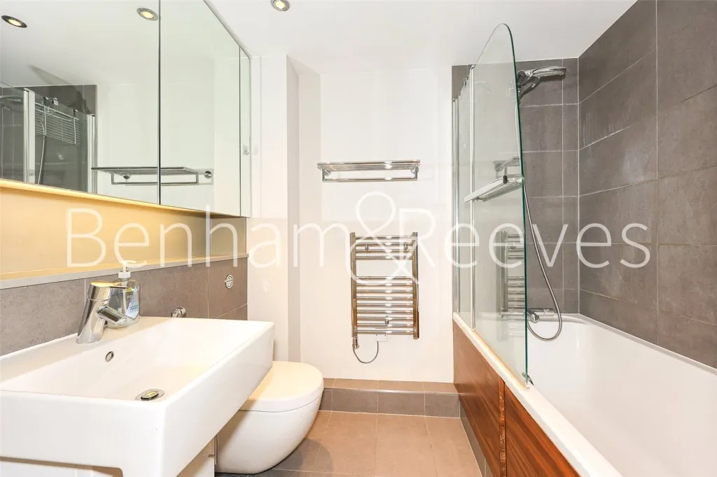 Heritage Avenue, Beaufort Park, NW9, photo 16