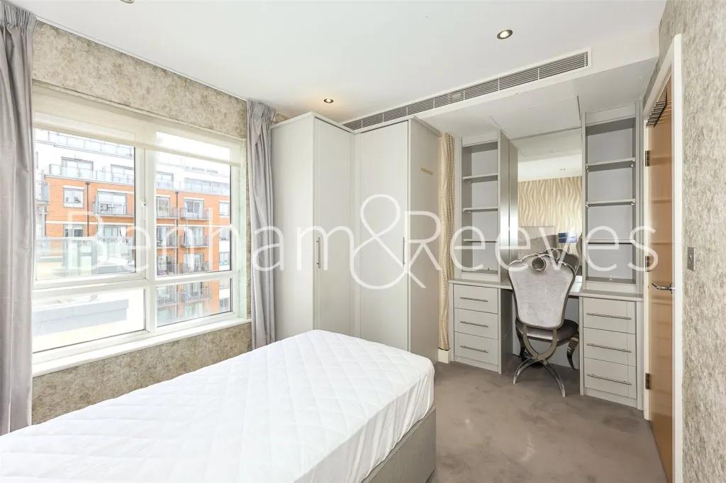Heritage Avenue, Beaufort Park, NW9, photo 12