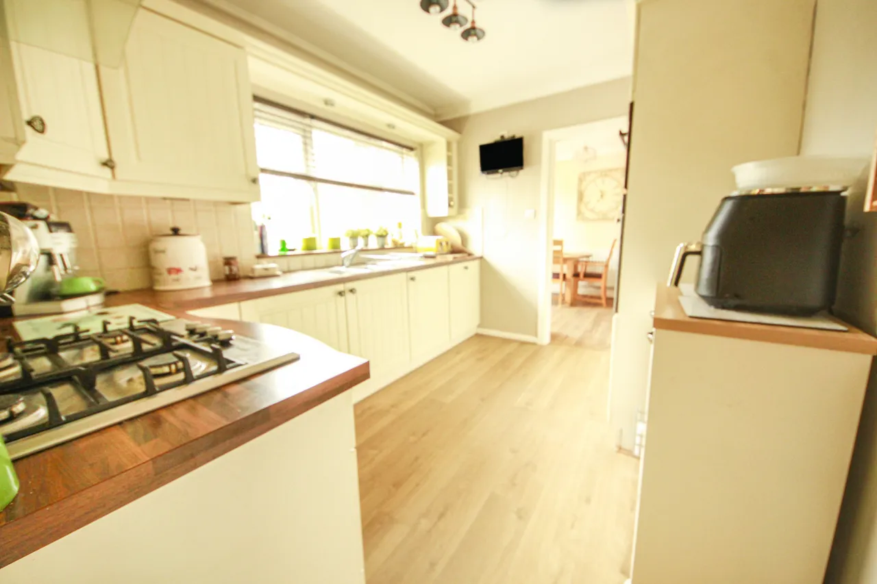 Stirling Road, Cardiff, South Glamorgan, photo 8