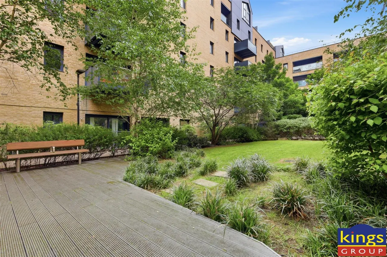 Hoffmans Road, London, photo 20
