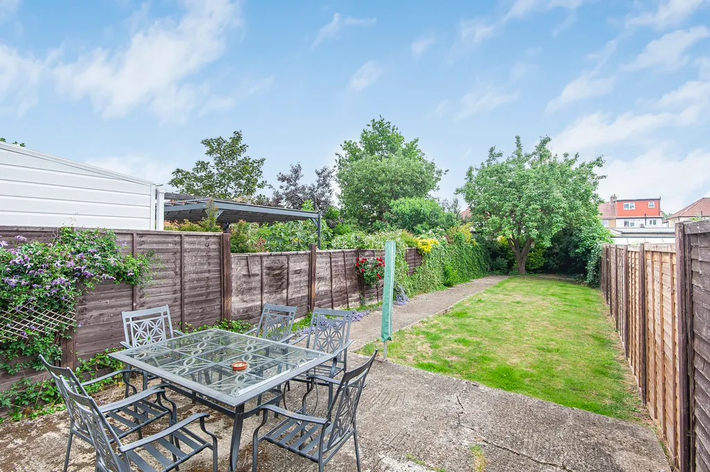 Oakleigh Road, Hillingdon, photo 12