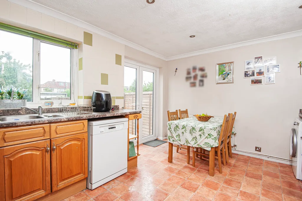 Oakleigh Road, Hillingdon, photo 18