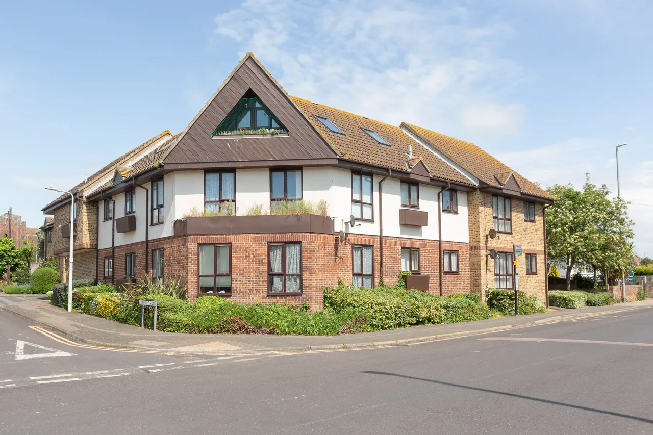 2 bed flat for sale, Ethelbert Road, Birchington, CT7