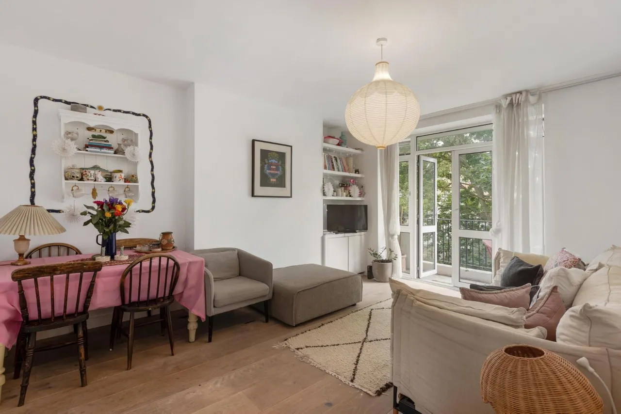2 bed flat for sale, Brighton Terrace, London, SW9