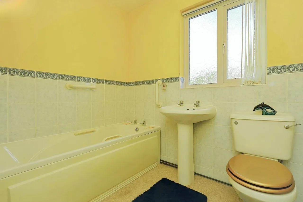 Mount Pleasant Court, Pudsey, photo 12