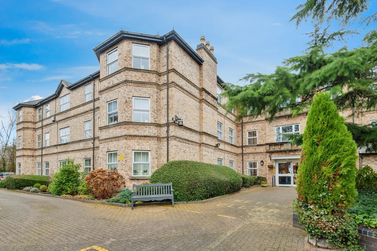 1 bed flat for sale, Brook Lane, Alderley Edge, SK9