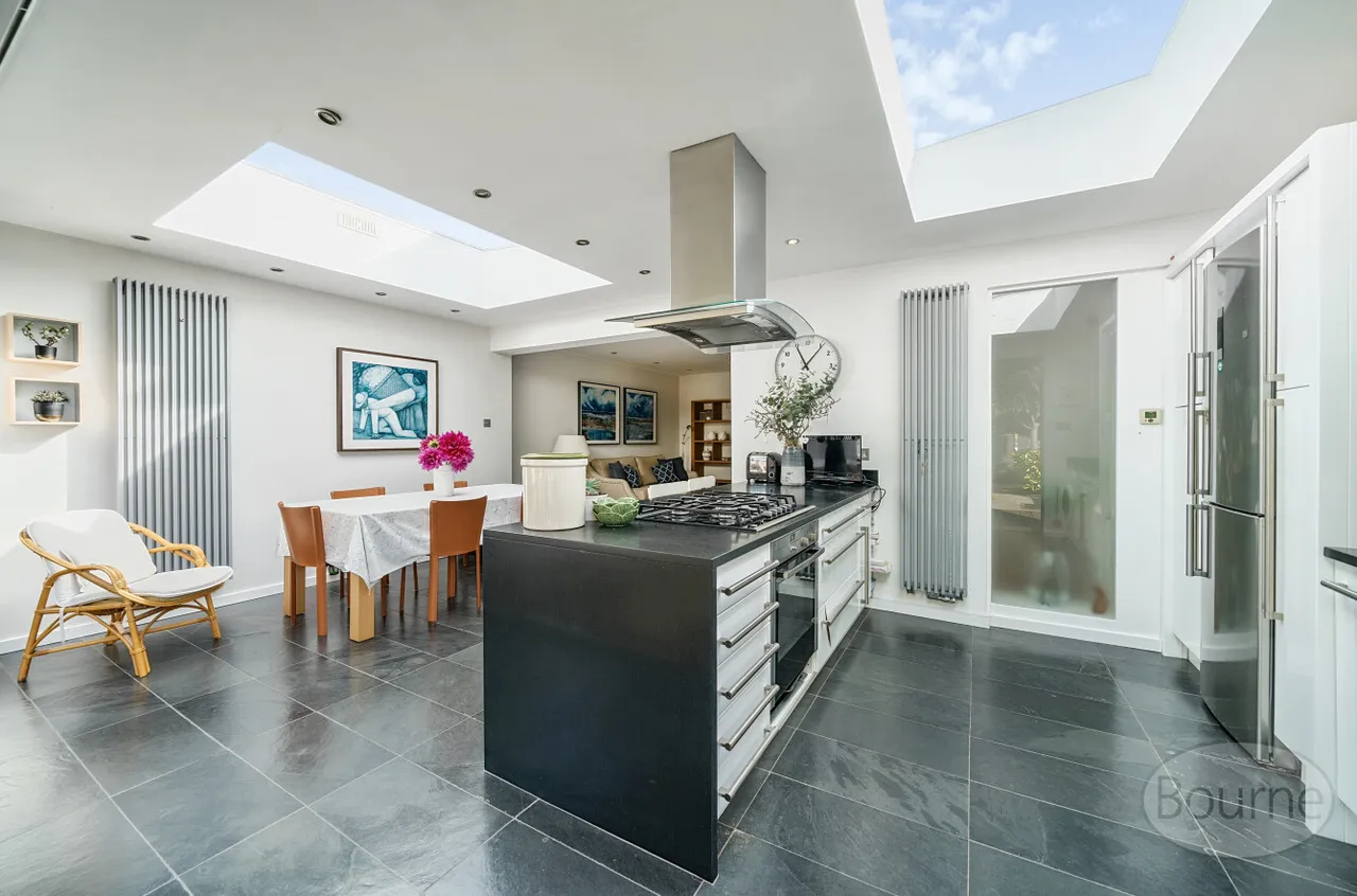 Downsview Close, Downside, KT11, photo 7