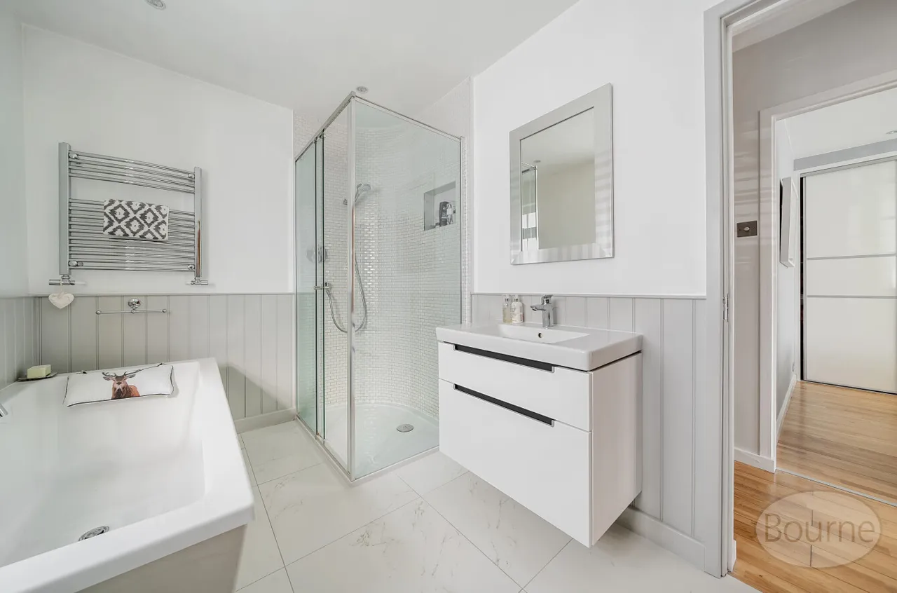 Downsview Close, Downside, KT11, photo 5