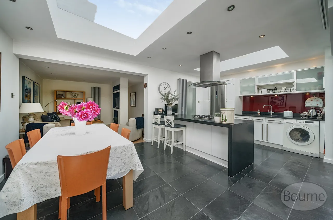 Downsview Close, Downside, KT11, photo 12