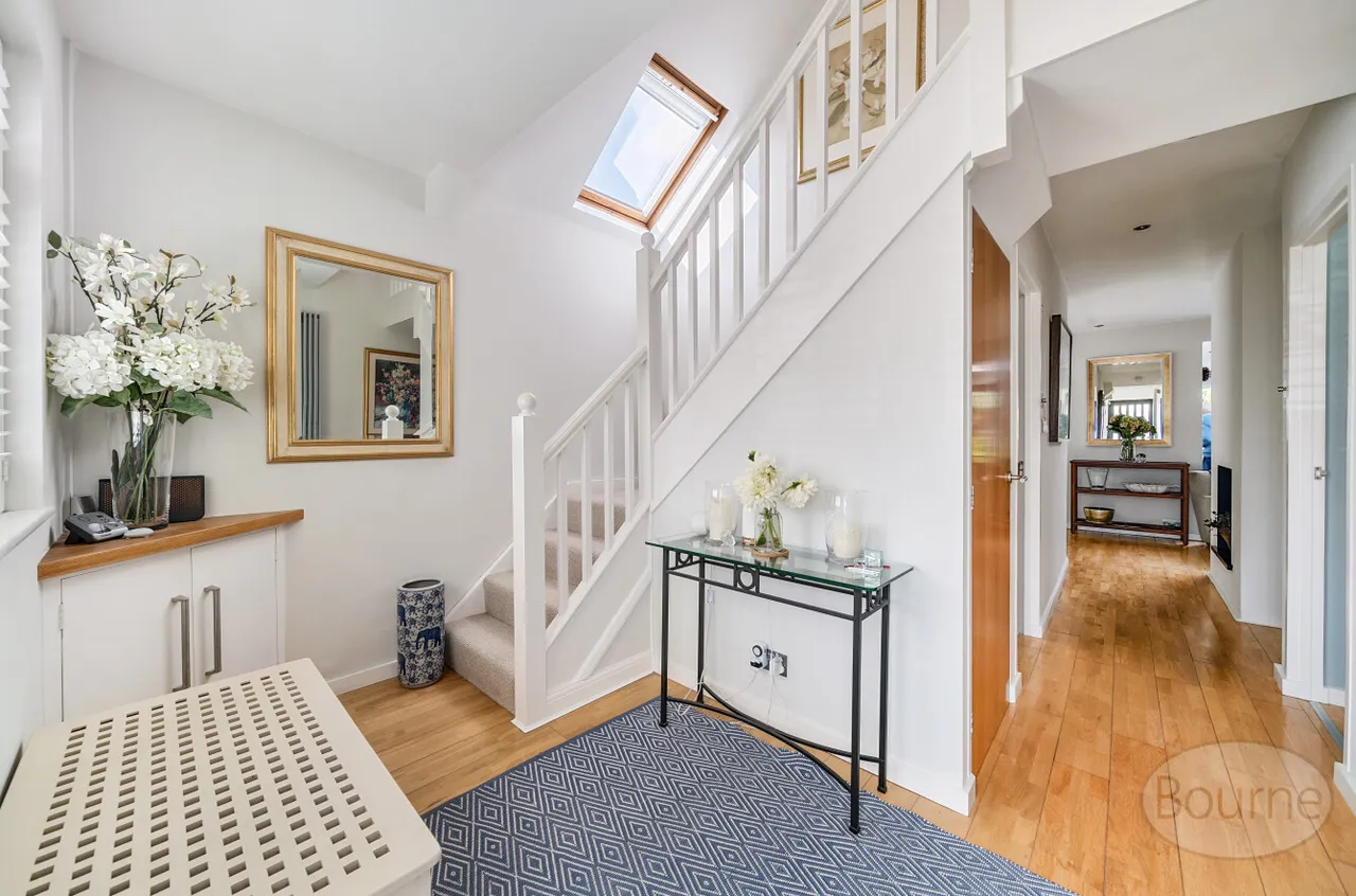 Downsview Close, Downside, KT11, photo 15