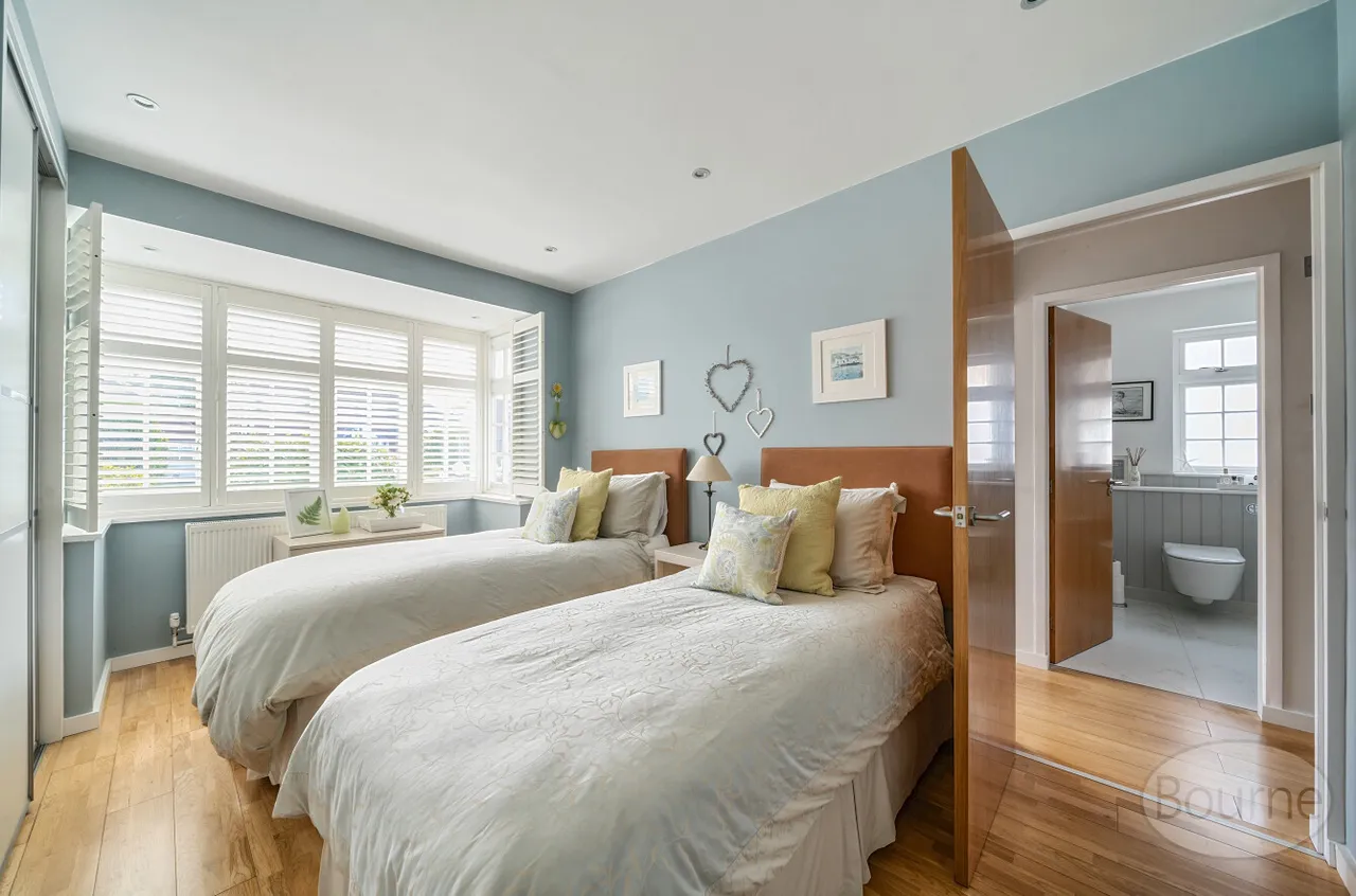 Downsview Close, Downside, KT11, photo 6