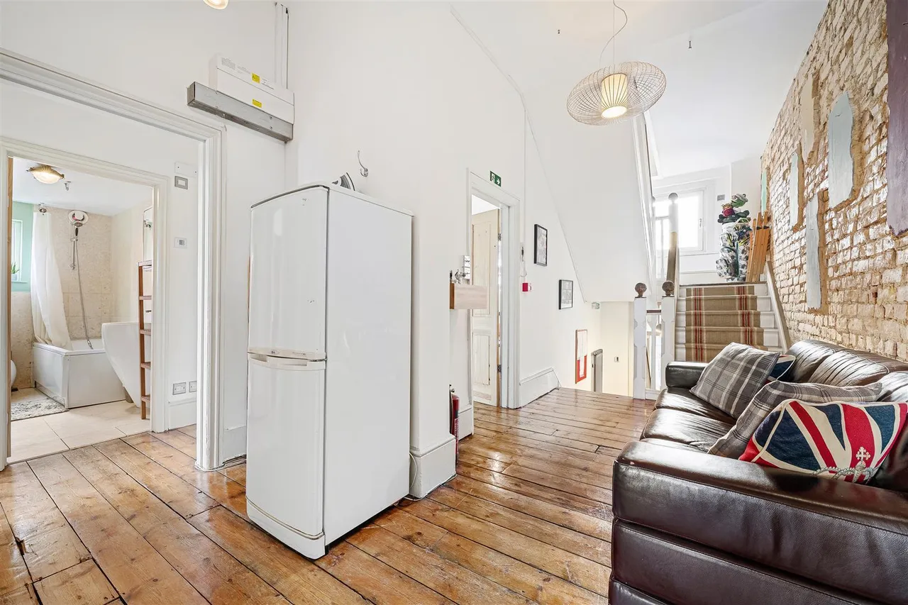 Thurlow Park Road, London, SE21, photo 15