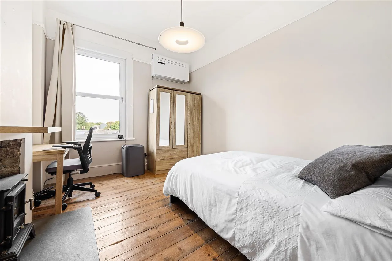 Thurlow Park Road, London, SE21, photo 13