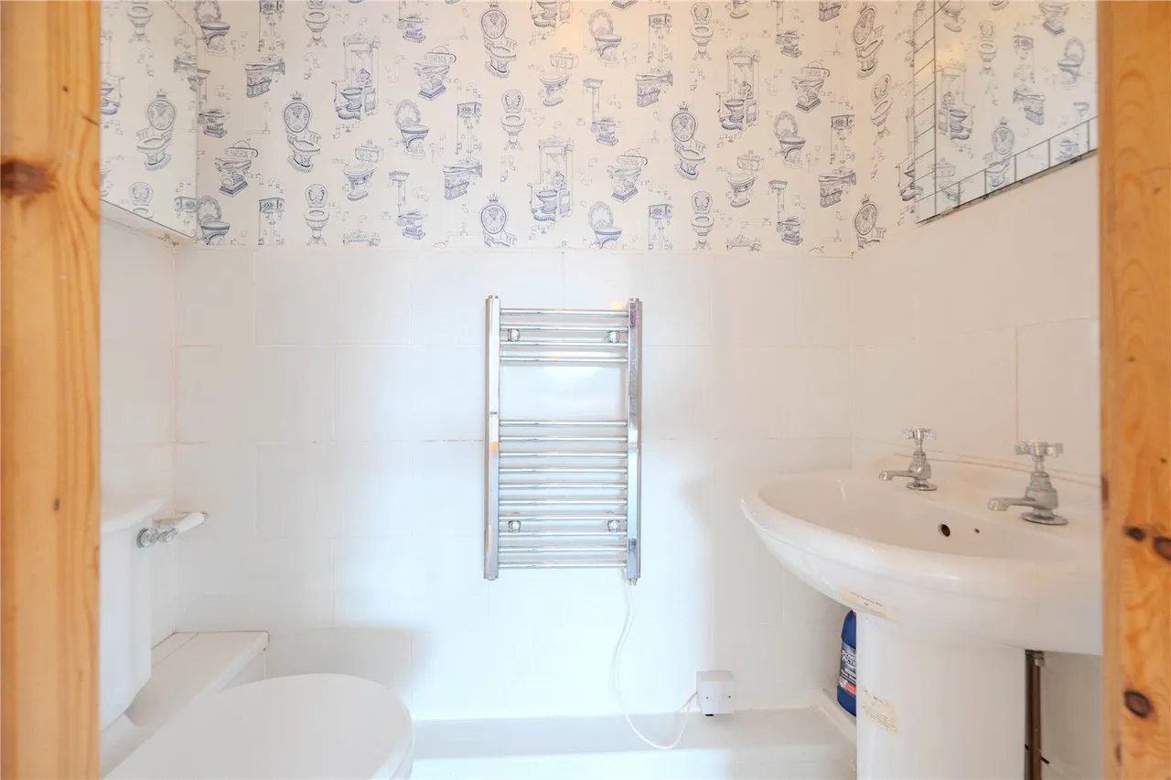 Merton Gardens, Farsley, LS28, photo 12