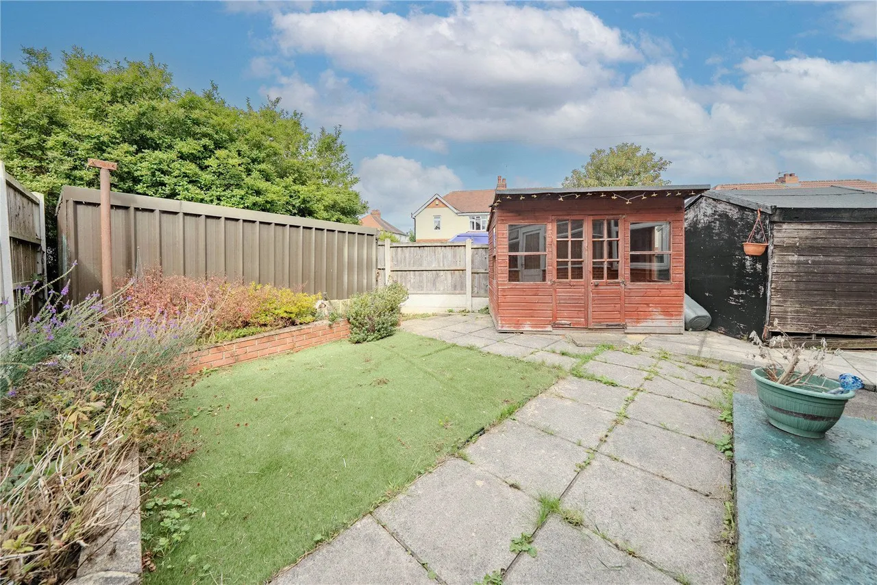 Merton Gardens, Farsley, LS28, photo 21