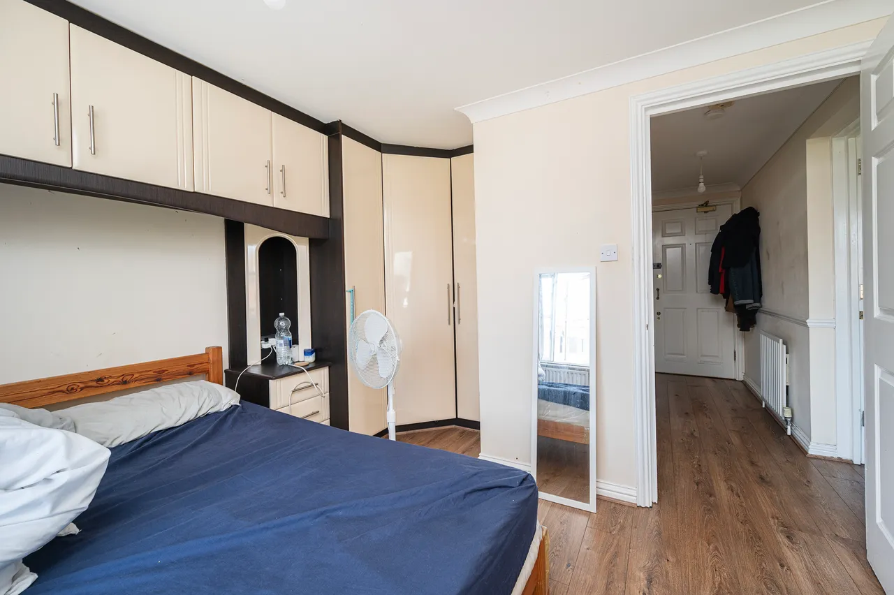 Flat 19, 200 Mile End Road, London, photo 3