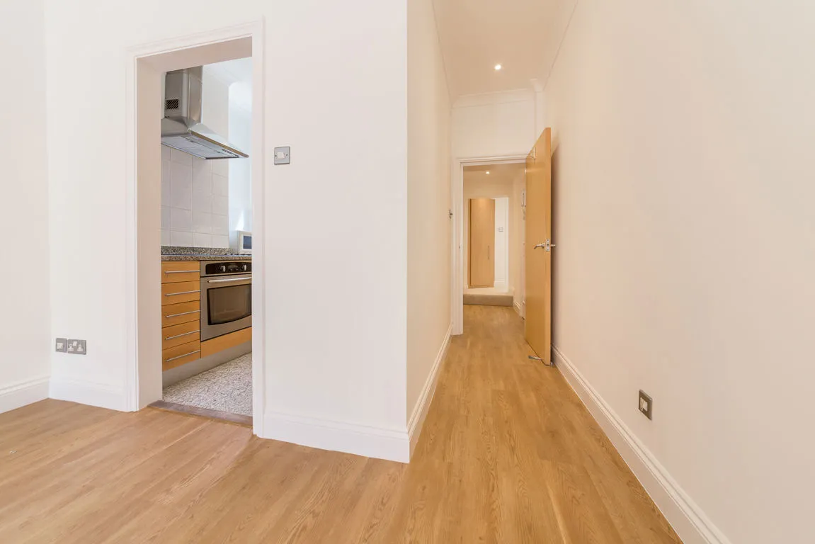 Hanson Street, London, photo 6