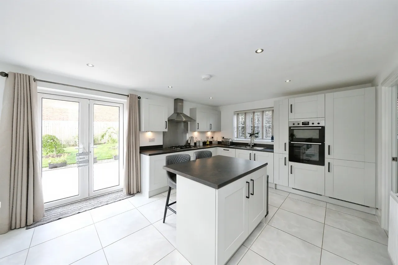 Smythson Street, Wingerworth, Chesterfield, photo 2