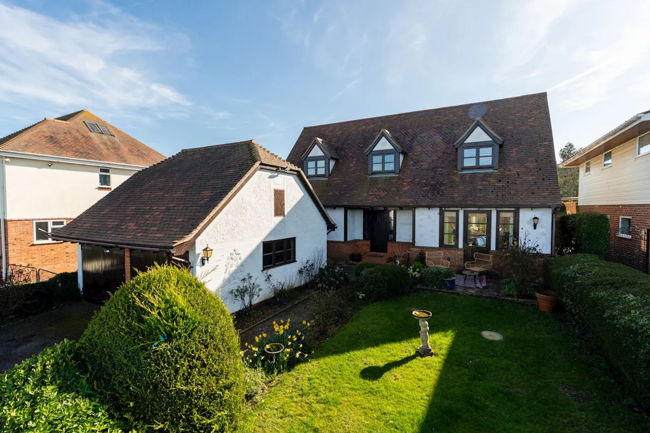 4 bed house for sale, Esplanade, Maylandsea