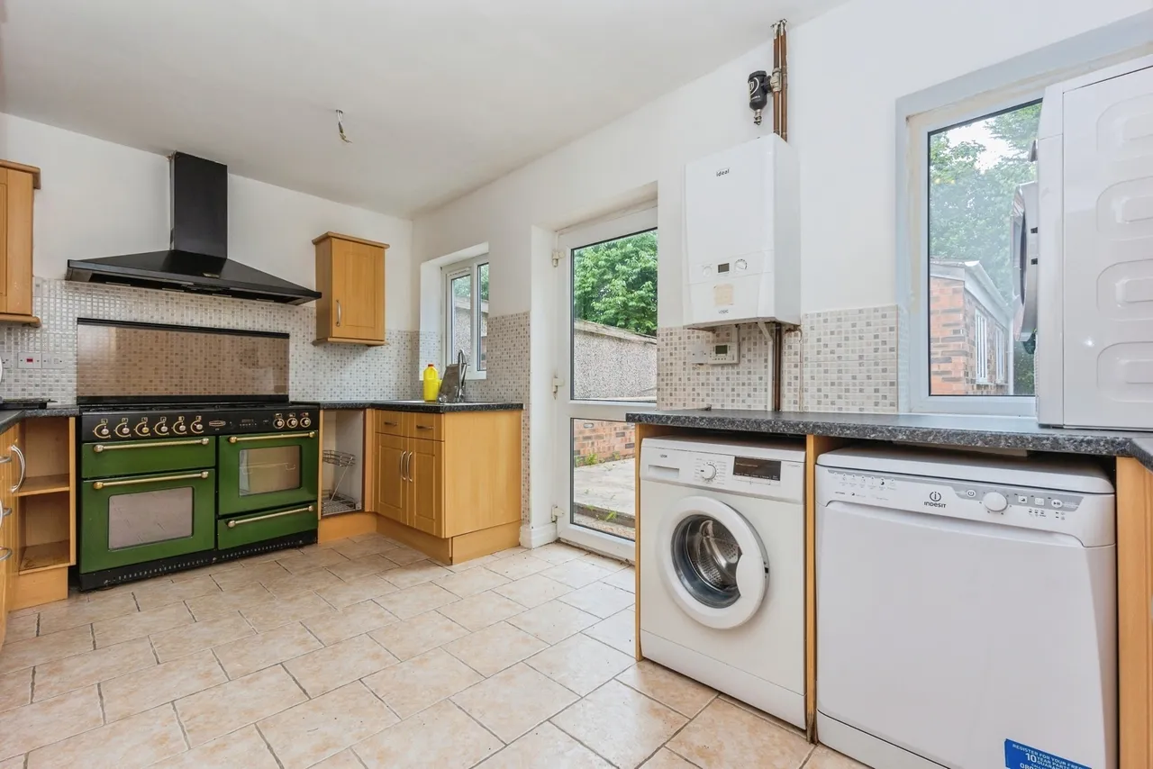 Wynyard Close, Sale, Greater Manchester, M33, photo 3