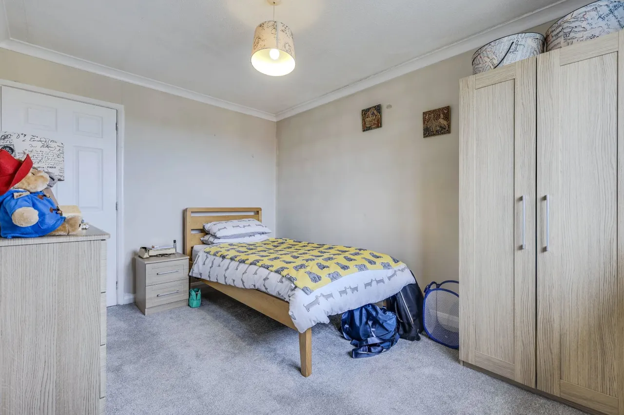 Northedge Meadow, Bradford, BD10, photo 13