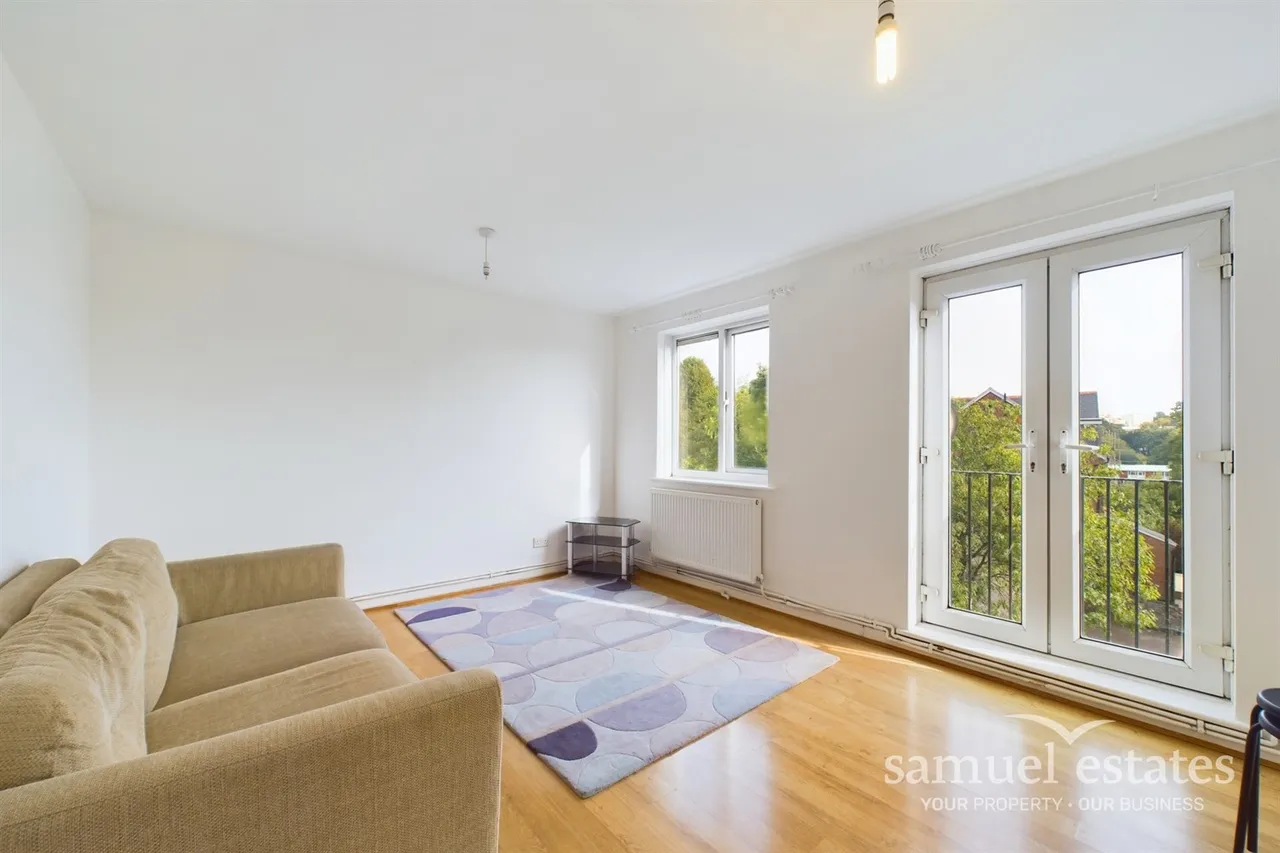 2 bed flat to rent — 31 Central Hill, London, Greater London, SE19 1BW