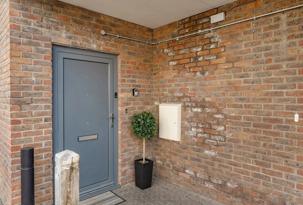 Squirrels Heath Lane, Gidea Park, RM2 6EW, photo 15