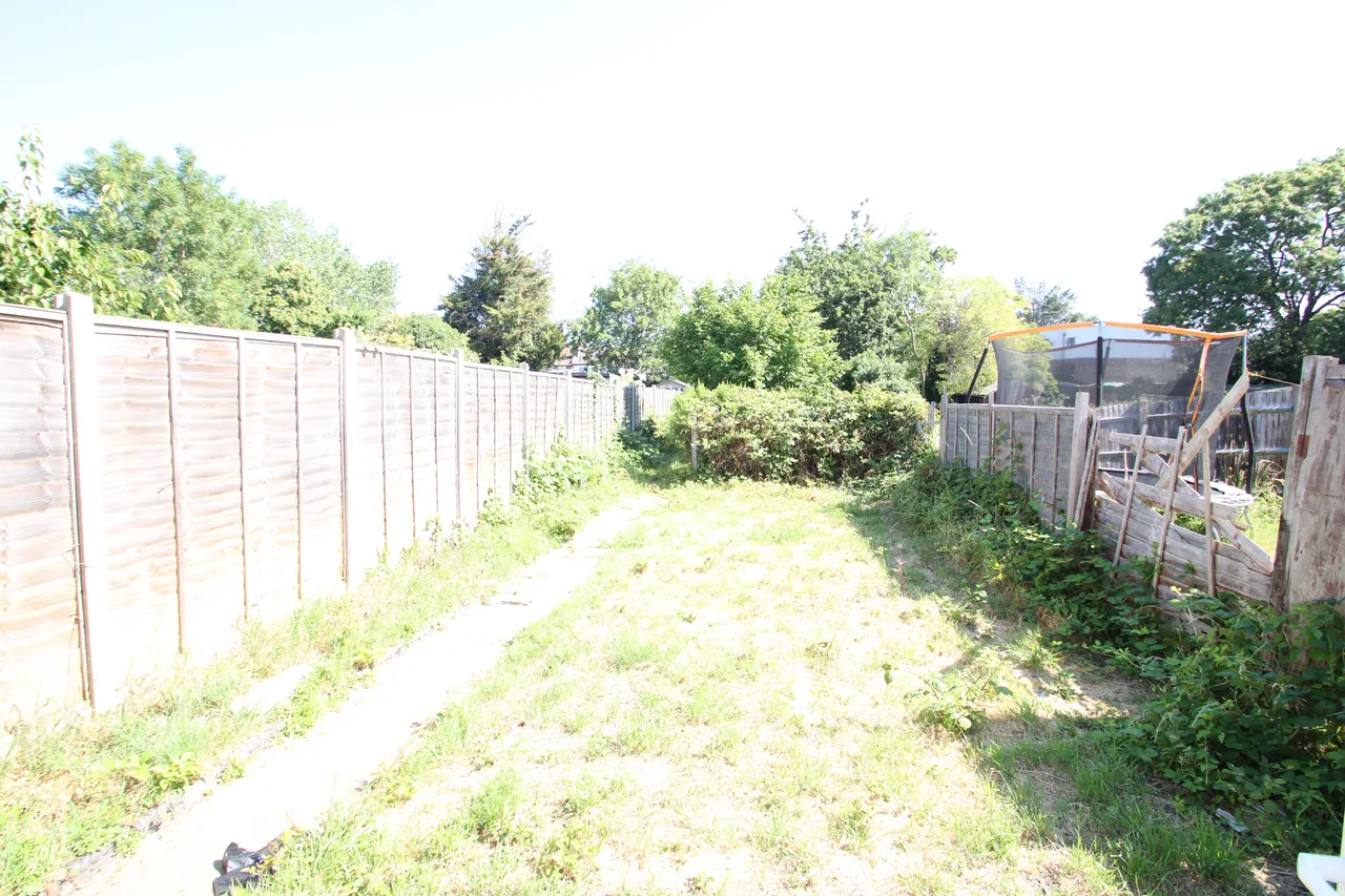 Bensham Manor Road, Thornton heath, photo 4