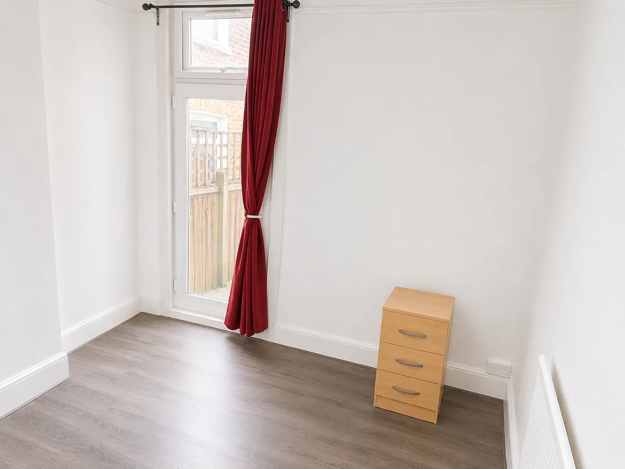 1 bed house to rent — Bensham Manor Road, Thornton heath