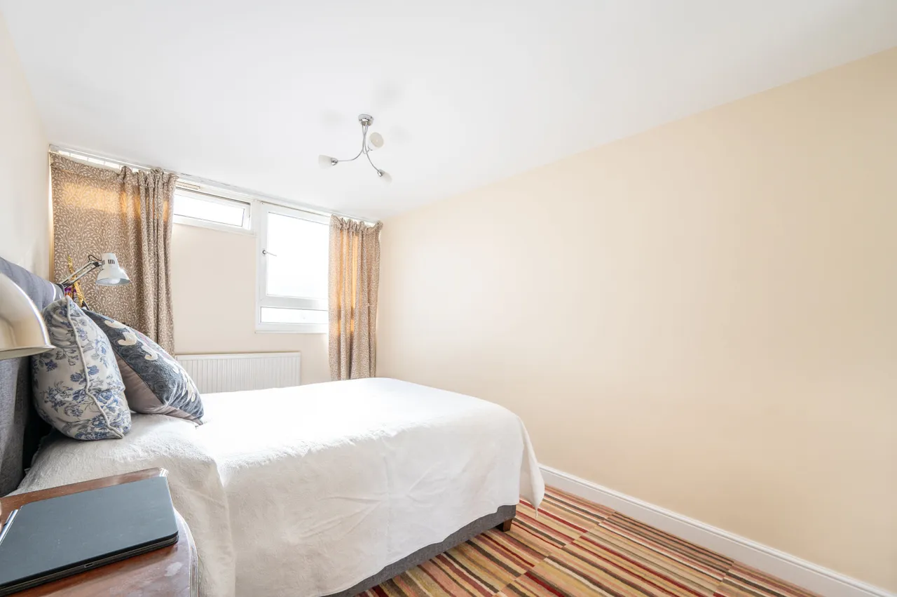 10 Banting House, Ainsworth Close, London, photo 6