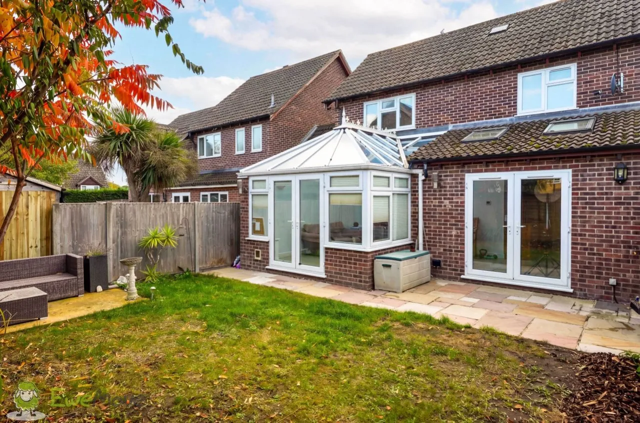 Sarisbury Close, Tadley, RG26, photo 18
