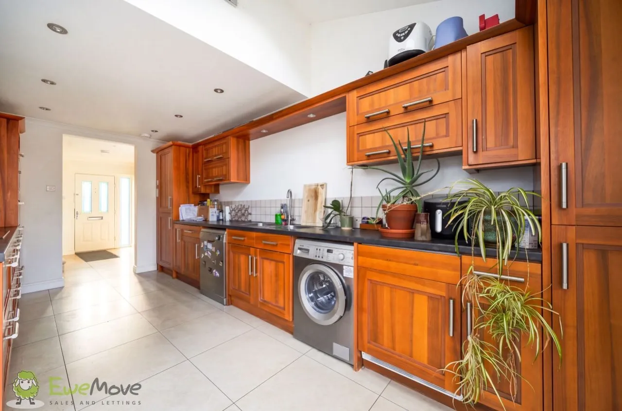 Sarisbury Close, Tadley, RG26, photo 4
