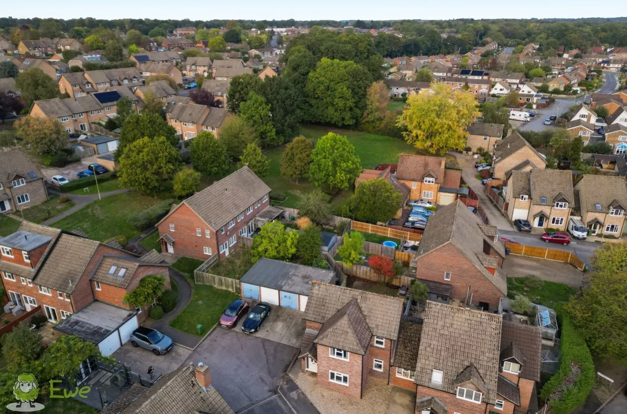 Sarisbury Close, Tadley, RG26, photo 23