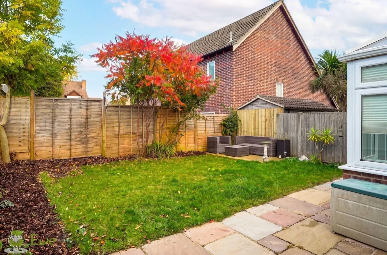 Sarisbury Close, Tadley, RG26, photo 19