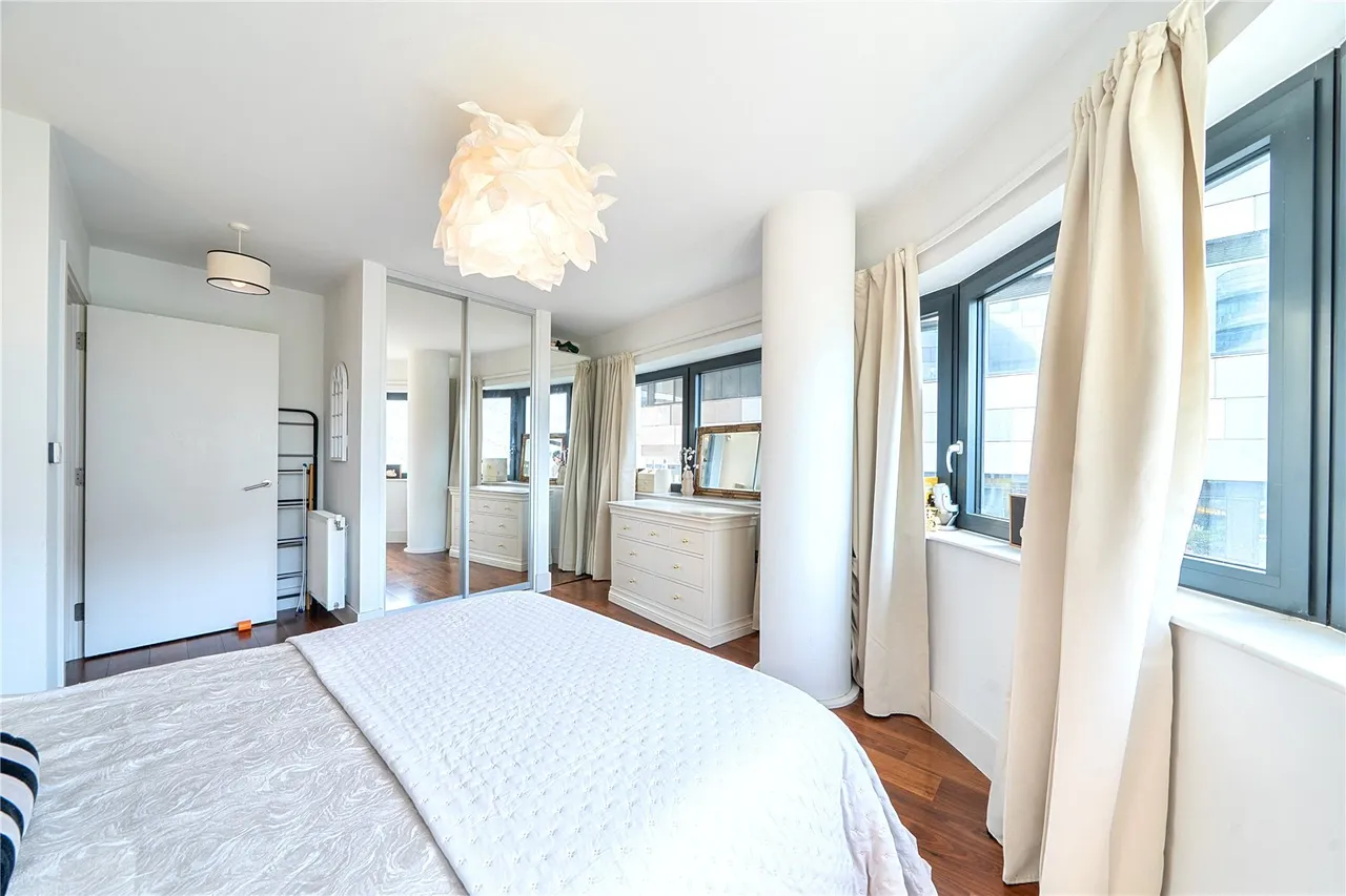 Lambarde Square, SE10, photo 16
