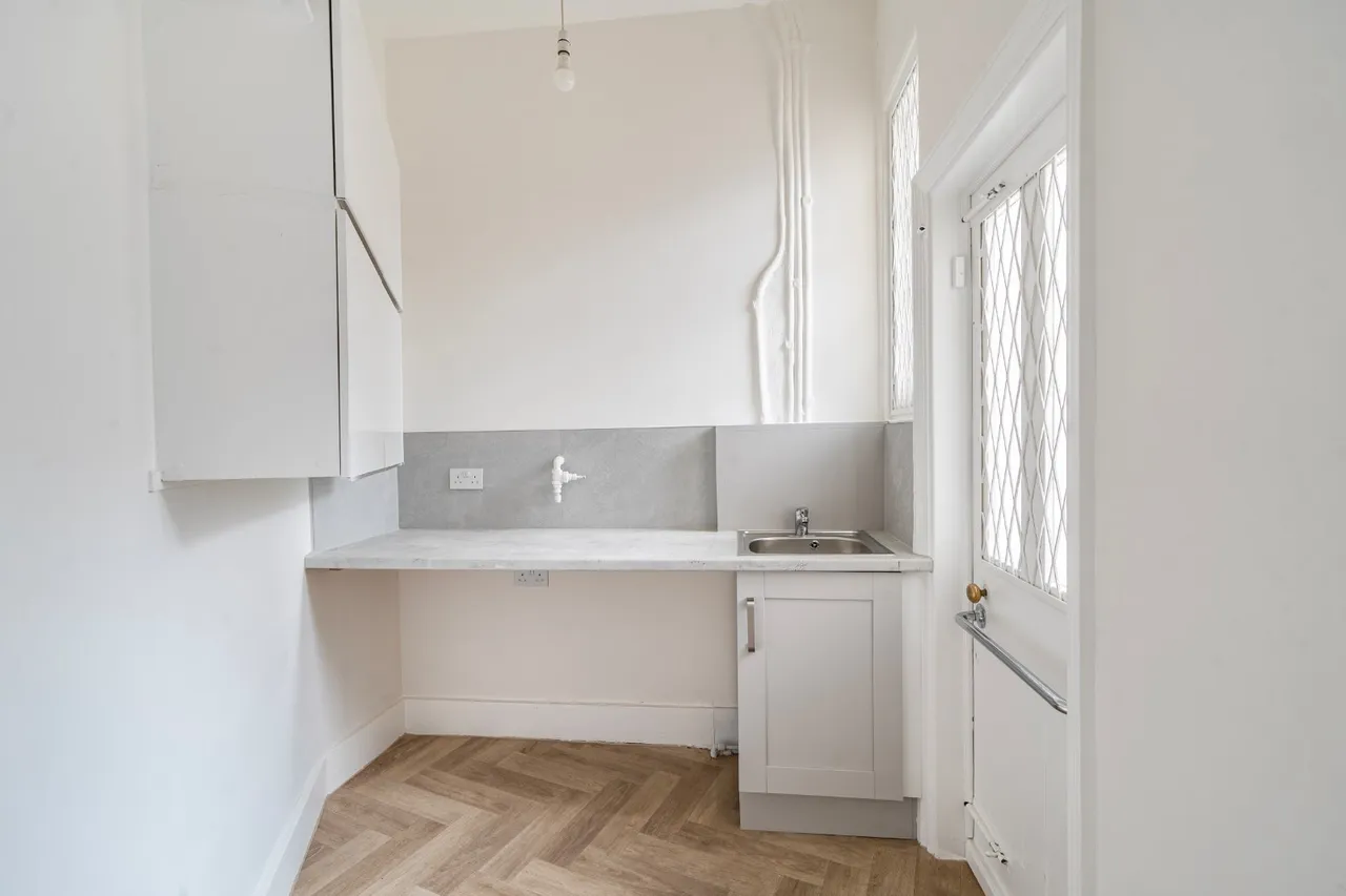 Finchley Road, West Hampstead, NW3, photo 11