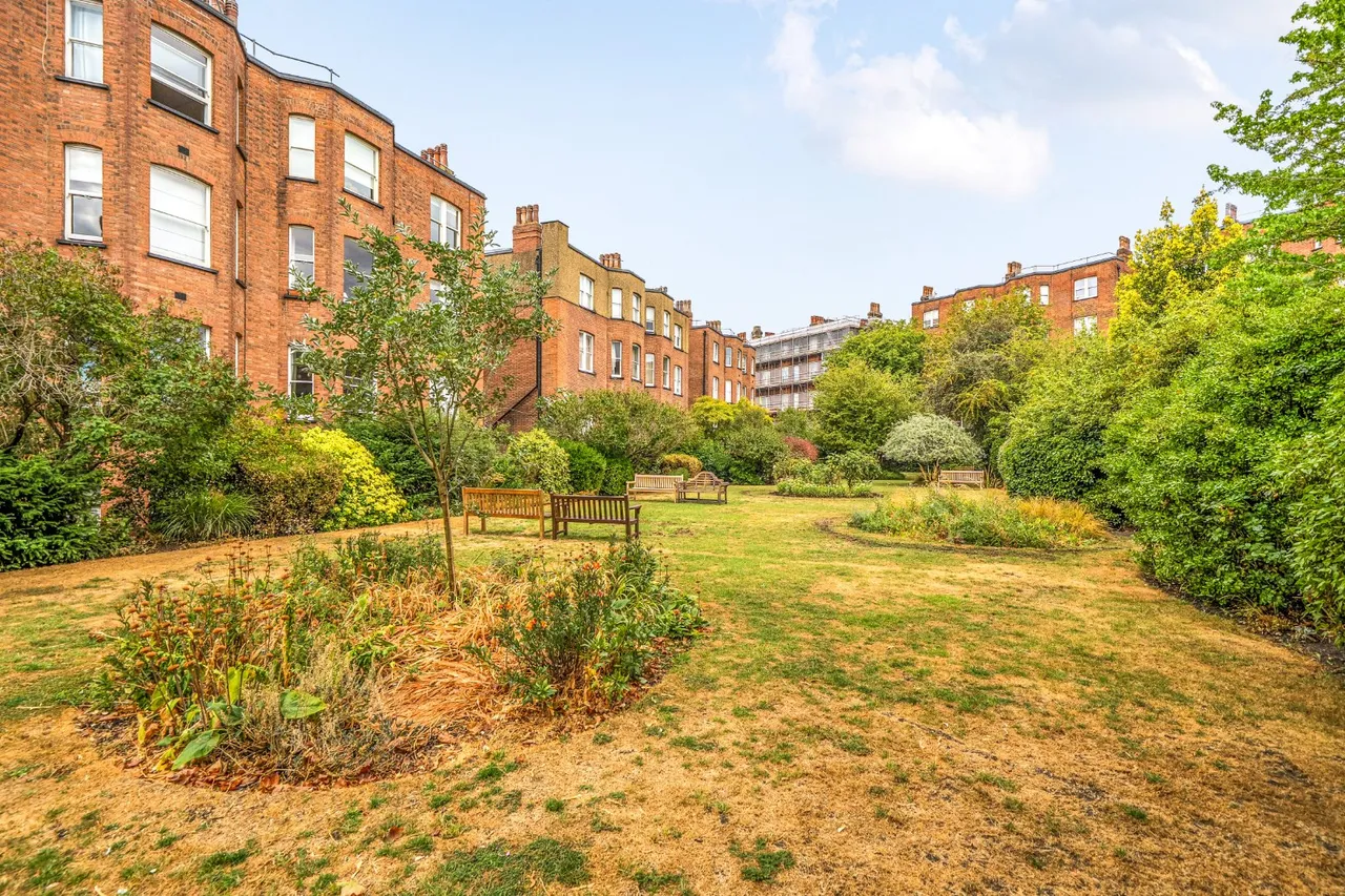Finchley Road, West Hampstead, NW3, photo 21